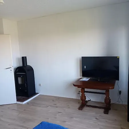 90 E *