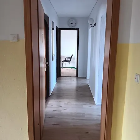 Lägenhet 90 E *